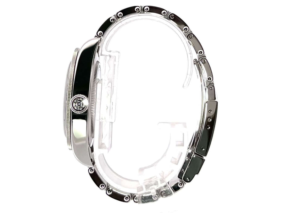 Seitliche Ansicht der Tudor Heritage Black Bay Fifty-Eight 79030N-0001 Edelstahlgehäuse mit polierter und satinierter Oberfläche und schwarzer Lünette.