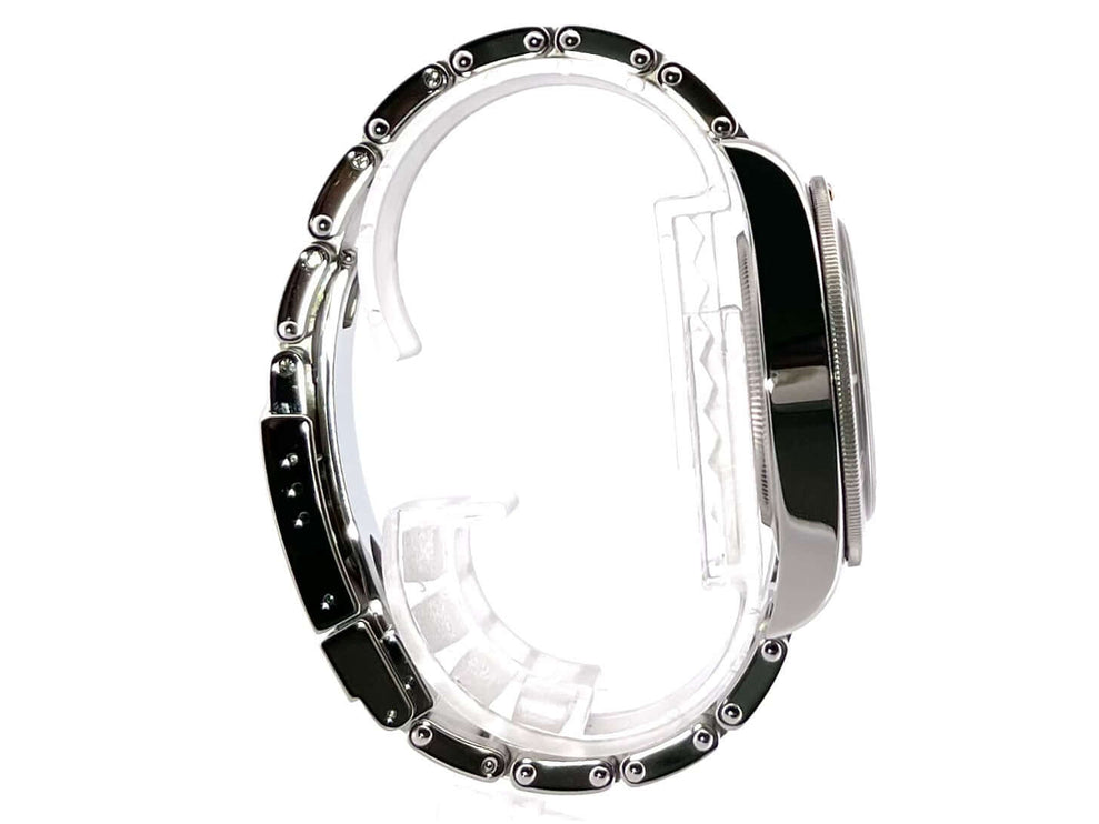 Seitenansicht des Tudor Heritage Black Bay Fifty-Eight 79030N-0001 mit Edelstahlgehäuse und Edelstahlband.