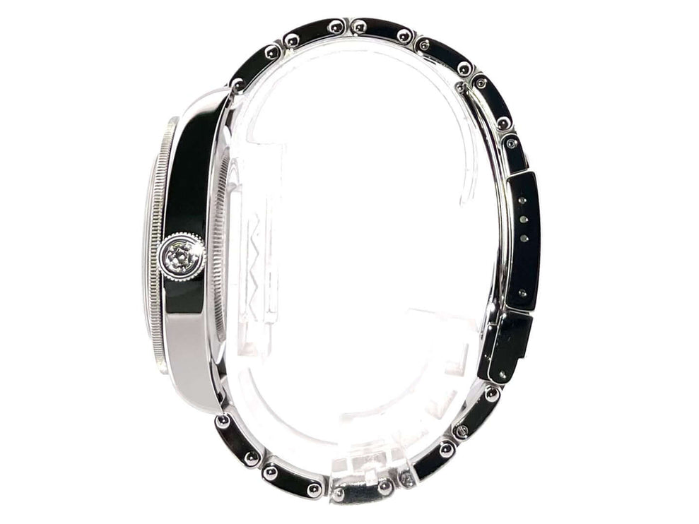 Seitenansicht der Tudor Heritage Black Bay Fifty-Eight 79030N-0001 mit Edelstahlband und Sicherheitsfaltschließe.