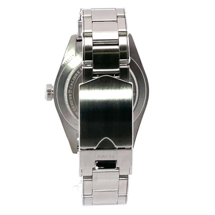 Rückansicht der Tudor Heritage Black Bay Fifty-Eight 79030N-0001 aus Edelstahl mit Sicherheitsfaltschließe und poliertem sowie satiniertem Gehäuse.