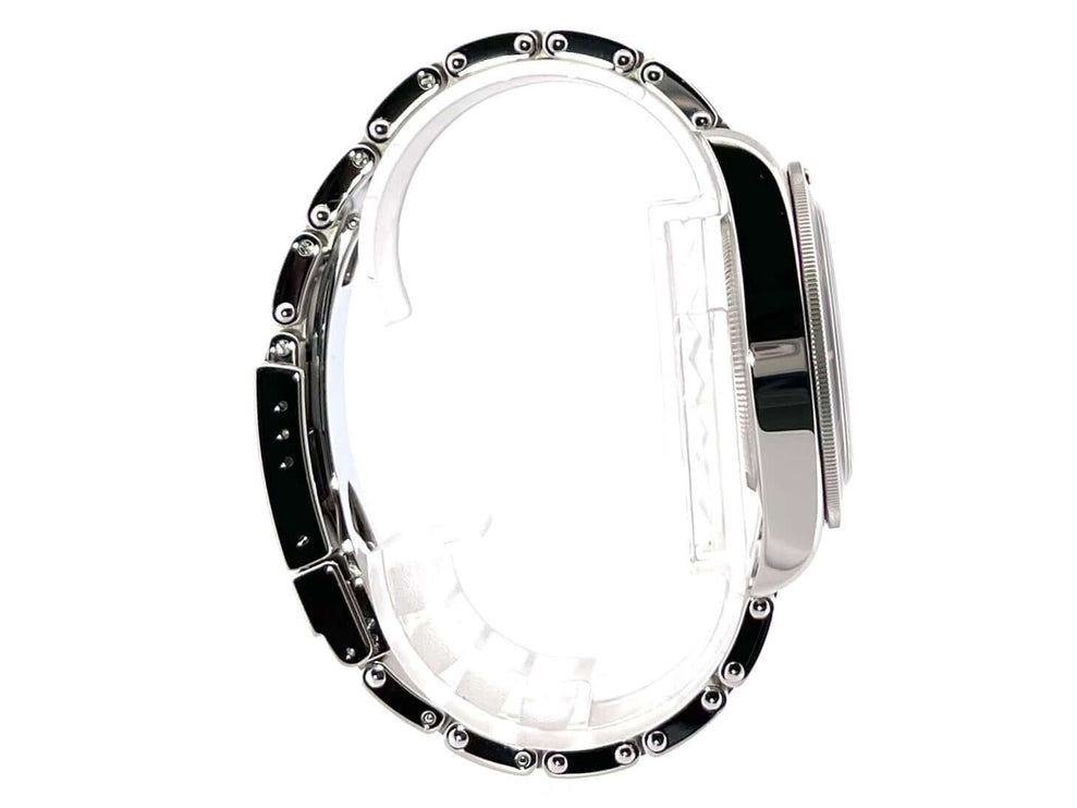 Seitenansicht der Tudor Heritage Black Bay Fifty-Eight 79030N-0001 aus Edelstahl mit schwarzer Einlage und Edelstahl-Lünette.