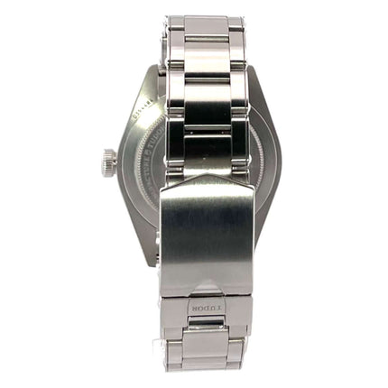 Rückseite der Tudor Heritage Black Bay Fifty-Eight 79030N-0001 aus Edelstahl mit Sicherheitsfaltschließe und Automatikwerk.