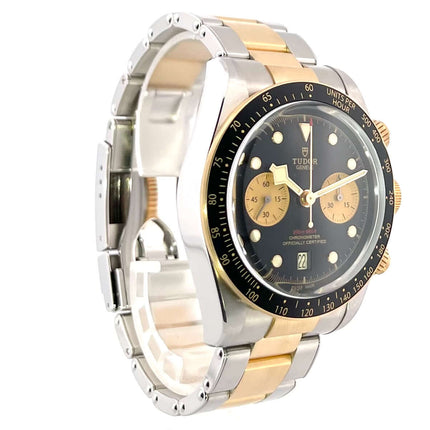 Tudor Heritage Black Bay Chrono 79363N-0001 Edelstahl Gelbgold Uhr mit schwarzem Zifferblatt und Leuchtindizes, 2020 Modell.