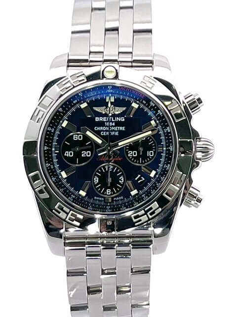 Breitling Chronomat 44 Ref. AB011012 (A011C89PA) mit blauem Zifferblatt, poliertem Edelstahlgehäuse und poliertem Edelstahlarmband.