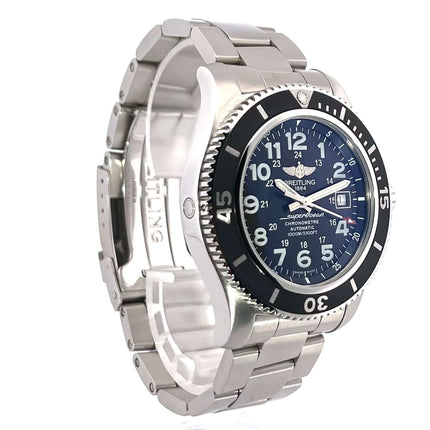Breitling Superocean II 44 Edelstahl Uhr mit schwarzem Zifferblatt und Professional III Edelstahl Armband.
