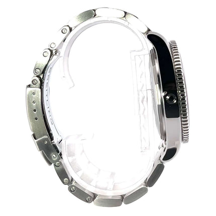 Seite der polierten und satinierten Edelstahlgehäuse Breitling Superocean II 44 Armbanduhr mit Faltschließe.