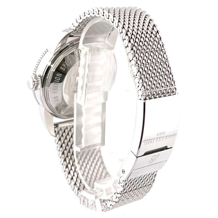 Rückseite des Breitling Superocean Heritage II B20 Automatic mit poliertem und satiniertem Edelstahlband, Ansicht des Faltschließe.