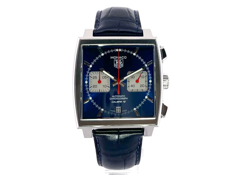 TAG Heuer Monaco Automatik Chronograph CAW2111.FC6183 mit rechteckigem Edelstahlgehäuse und dunkelblauem Krokoleder Armband.
