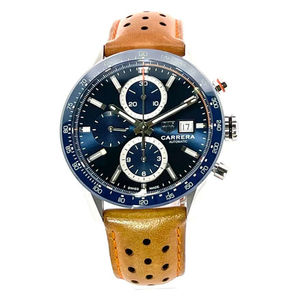 TAG Heuer Carrera Calibre 16 Chronograph CBM2112.FC6455 mit blauem Zifferblatt und braunem Lederarmband