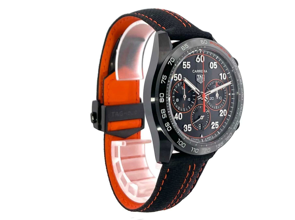 TAG Heuer Carrera Heuer 02 Chronograph CBN2A1M.FC6526 Porsche Edition, schwarzes Lederband, Edelstahlgehäuse, schwarze Keramik Lünette, schwarzes Zifferblatt.