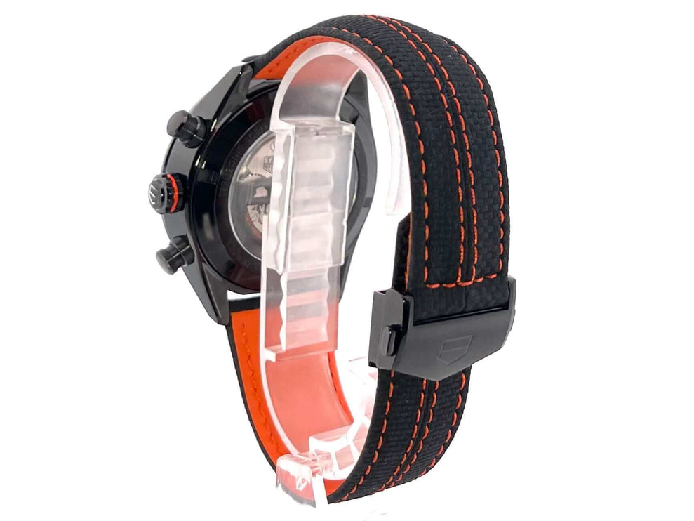 TAG Heuer Carrera Heuer 02 Chronograph Porsche Edition Rückansicht mit schwarzem Lederband und orangenen Nähten
