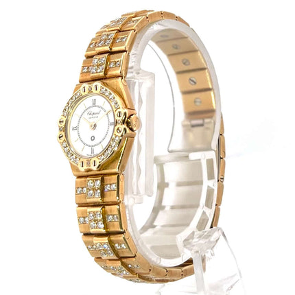 Chopard St. Moritz Gehäuse aus 18 k Gelbgold mit Diamanten, weißes Zifferblatt. Quarzuhr im sehr guten Zustand, komplett mit Box und Papieren.