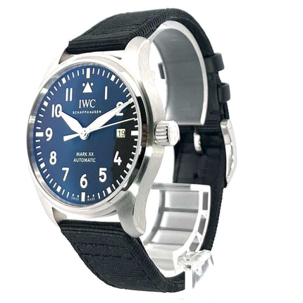 IWC Pilot's Watch Fliegeruhr Mark XX IW328201 mit schwarzem Zifferblatt, Nylonarmband und zusätzlichem Lederband, 40mm Edelstahlgehäuse.