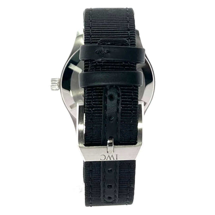 Rückseite der IWC Pilots Watch Fliegeruhr Mark XX IW328201 mit schwarzem Texilarmband und Dornschließe
