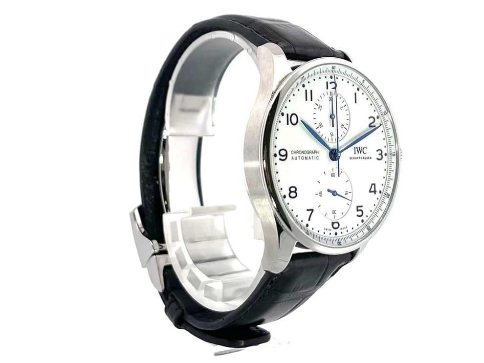 IWC Portugieser Chronograph Edition 150 Jahre IW371602 mit poliertem Edelstahlgehäuse, schwarzem Alligatorlederband, und silberfarbenem Zifferblatt