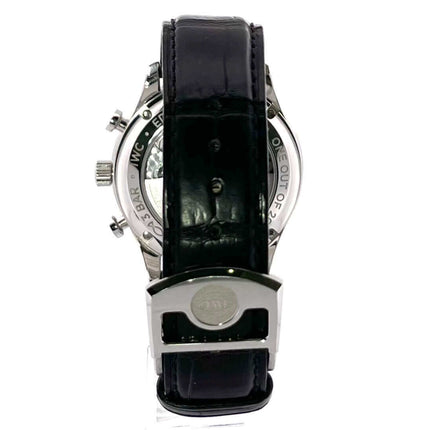 Rückansicht der IWC Portugieser Chronograph Edition 150 Jahre IW371602 mit schwarzem Alligatorlederarmband und Edelstahlschließe