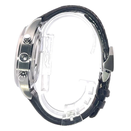 Seitenansicht der IWC Fliegeruhr Chronograph Spitfire IW371702 mit braunem Lederband und Edelstahlgehäuse.