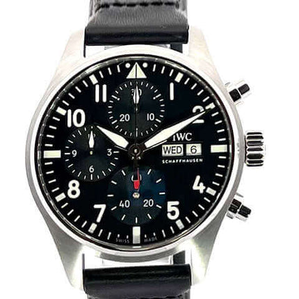 IWC Pilot's Watch Chronograph IW388111 mit Edelstahlgehäuse, schwarzem Zifferblatt und Lederband, Automatikwerk, und Saphirglas
