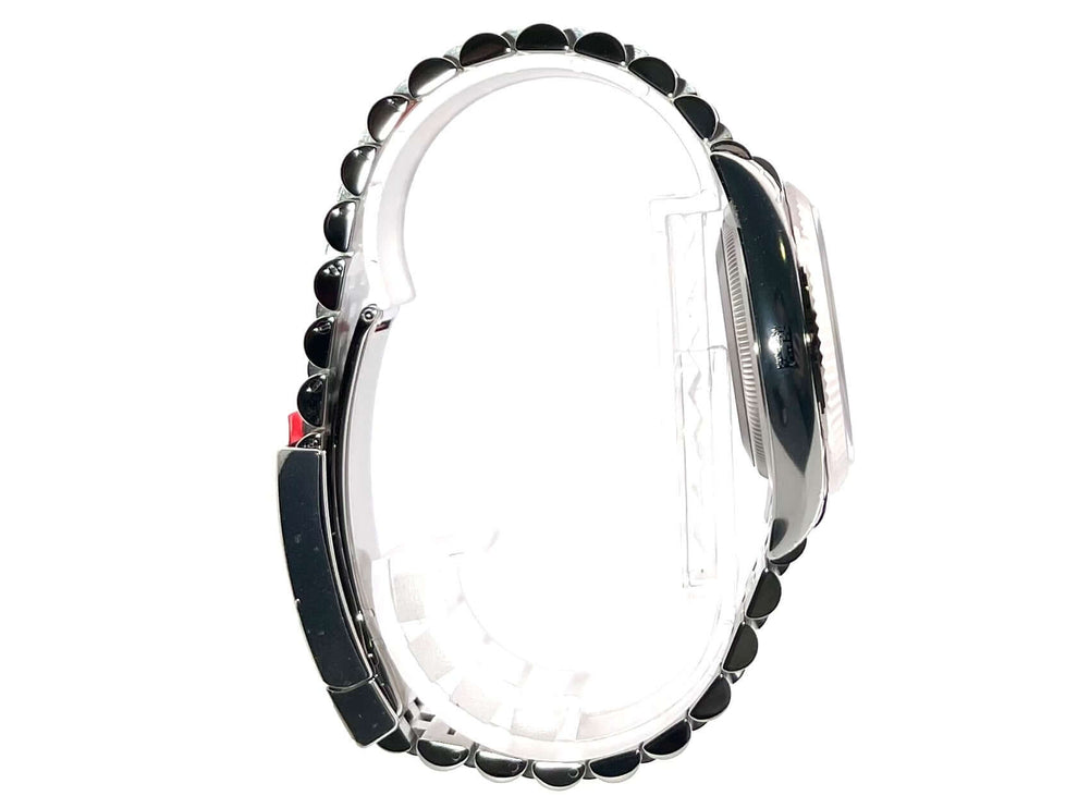 Rolex Datejust 36 seitliche Ansicht mit Edelstahl-Jubile-Armband, Ref. 126234, poliertes und satiniertes Oystersteel-Gehäuse