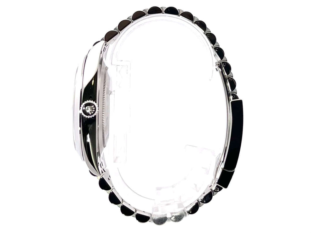 Seitenansicht der Rolex Datejust 41 Ref. 126300 mit poliertem Edelstahlgehäuse und Jubile-Edelstahlband.