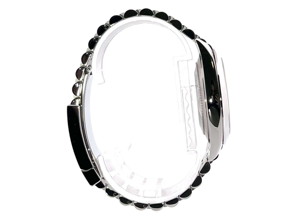 Seitenansicht der Rolex Datejust 41 Edelstahl 126300 mit Jubile-Band, poliert und satiniert, 41 mm Gehäusedurchmesser, automatische Uhrwerk.