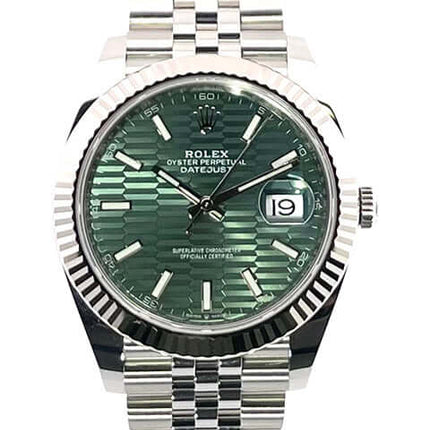 Rolex Datejust 41 Edelstahl Weißgold 126334 mit mintgrünem Riffelmuster-Zifferblatt und Jubile-Armband.
