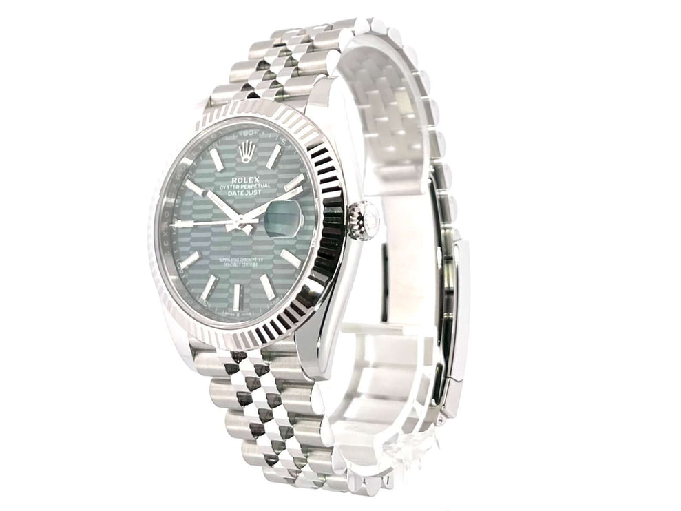 Rolex Datejust 41 Edelstahl Weißgold 126334 mit Mint Green Riffelmuster Zifferblatt, Jubiläumsarmband und 41 mm Edelstahlgehäuse.