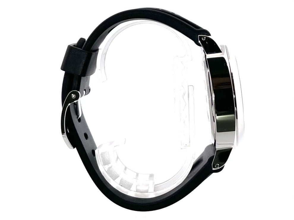 Panerai Luminor Base Logo PAM00000, Seitenansicht des polierten Edelstahlgehäuses mit schwarzem Kautschukband.