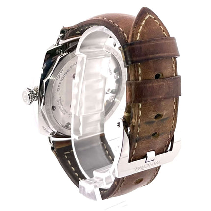 Rückseite der Panerai Radiomir California 3 Days PAM00424 Uhr mit Edelstahlgehäuse und braunem Lederarmband.