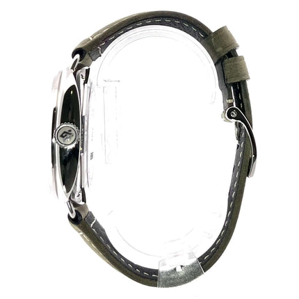 Seitenansicht der Panerai Radiomir Officine PAM01384 mit khakifarbenem Lederarmband und satiniertem Edelstahlgehäuse