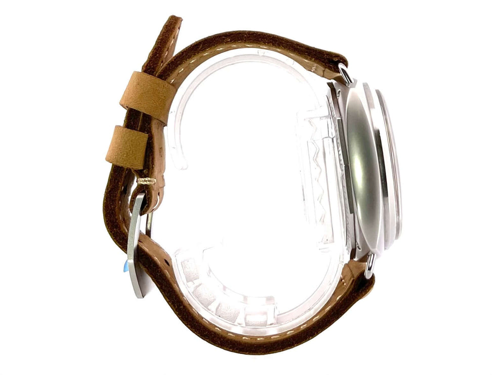 Panerai Radiomir Venti PAM02020 Seitenansicht mit braunem Lederarmband und Dornschließe aus Edelstahl, 45 mm Gehäusedurchmesser