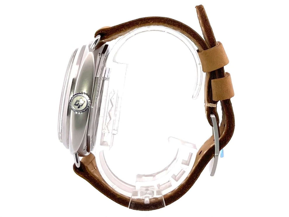 Panerai Radiomir Venti PAM02020 Seitenansicht, braunes Lederarmband, satiniertes Edelstahlgehäuse, Dornschließe, luxuriöse Armbanduhr.