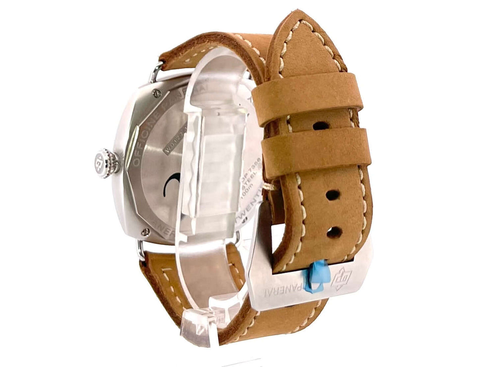Rückansicht der Panerai Radiomir Venti PAM02020 mit braunem Lederarmband und Edelstahlgehäuse