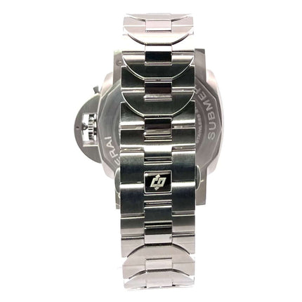 Rückansicht des Panerai Luminor Submersible Blu Notte PAM02068 Edelstahlarmbands mit Faltschließe