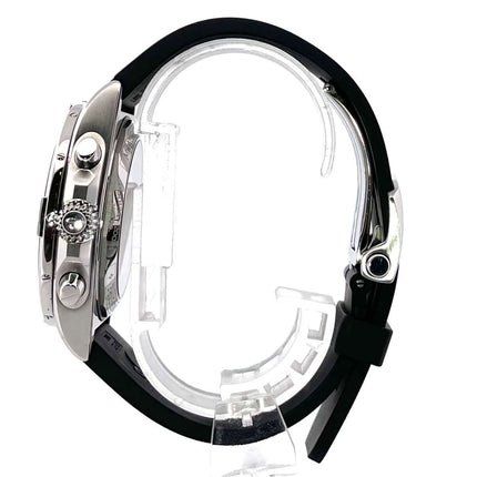 Breitling Chronomat B01 42 Chronograph in Seitenansicht, Edelstahlgehäuse, schwarzes Kautschukband, polierte Platin Lünette