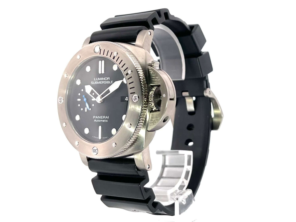 Panerai Luminor Submersible 1950 3 Days Automatic Titanio PAM01305 mit schwarzem Zifferblatt und Kautschukarmband