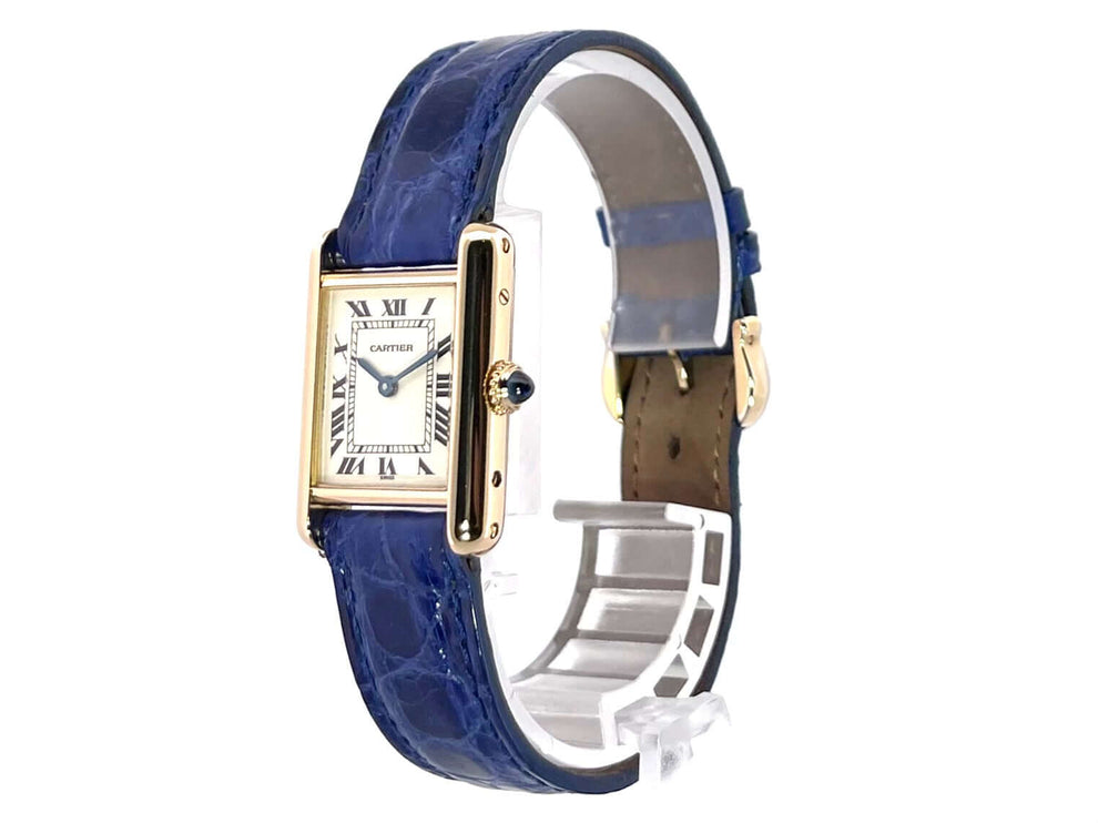 Cartier Tank Louis Cartier W1504953, 18 kt Gelbgoldgehäuse, blaues Lederband, silberfarbenes Zifferblatt, sehr guter Zustand, Kratzer im Glas.