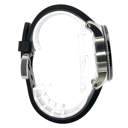 Seitenansicht der Cartier Calibre de Cartier Diver WSCA0012 Uhr mit Edelstahlgehäuse und schwarzem Kautschukarmband