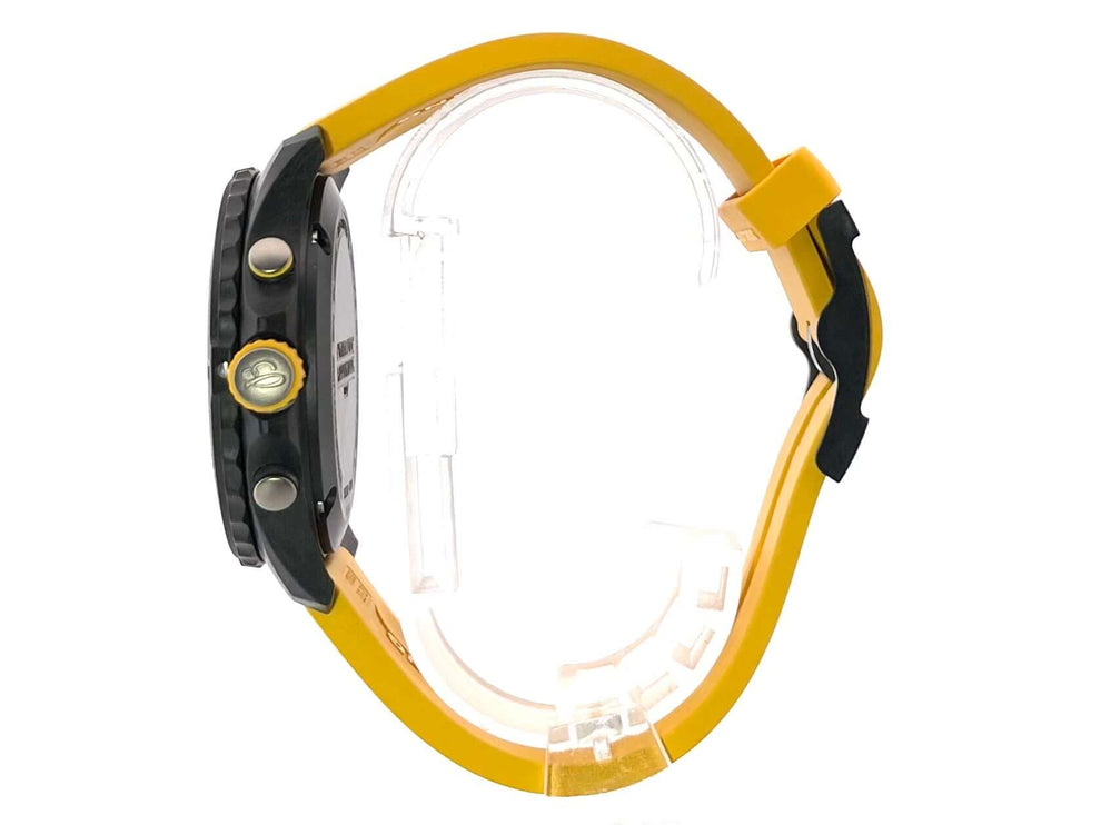 Seitenansicht der Breitling Endurance Pro X82310A41B1S1 mit gelbem Kautschukband und Breitlight-Gehäuse.