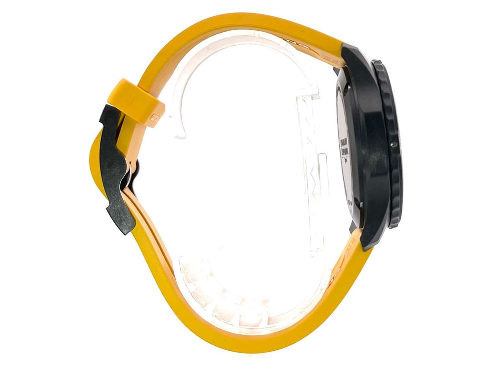 Seitenansicht der Breitling Endurance Pro X82310A41B1S1 mit gelbem Kautschukband und schwarzem Gehäuse.