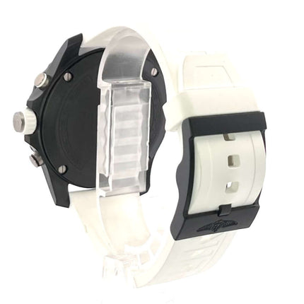 Rückseite der Breitling Endurance Pro X82310A71B1S1 mit weißem Kautschukband und schwarzem Gehäuse