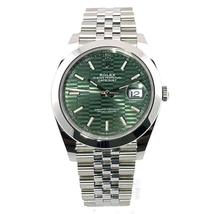 Rolex Datejust 41 Edelstahl 126300 Mintgrün Riffelmuster Jubile-Band Uhransicht.