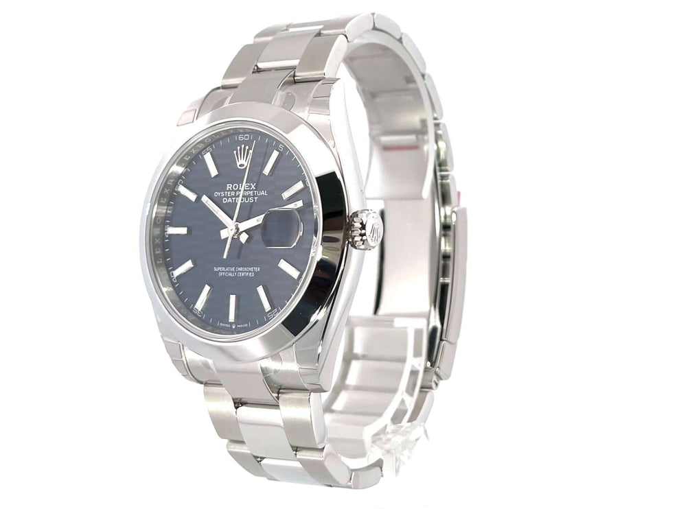 Rolex Datejust 41 Ref. 126300 Edelstahl mit blauem Riffelmuster-Zifferblatt und Oyster-Band in Silber.