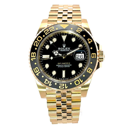 Rolex GMT-Master II Gelbgold 126718GRNR mit schwarzem Zifferblatt und 24-Stunden-Lünette, Jubilee-Band aus 18k Gelbgold, Automatik-Chronometer.