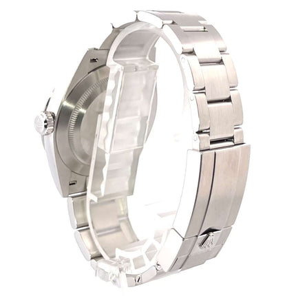 Rückansicht der Rolex Explorer 40 Edelstahl 224270 mit poliertem und satiniertem Edelstahlarmband.